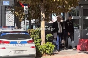 Τραγωδία στην Εύβοια: Αυτό είναι το όχημα που έπεσε σε γκρεμό 40 μέτρων [εικόνες] - εικόνα 2
