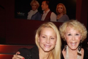 Μάρθα Κουτουμάνου: "Βρίσκεται σε πολύ δύσκολη οικονομική κατάσταση, τη βοηθάμε όλοι όσο μπορούμε", λέει η ξαδέλφη της