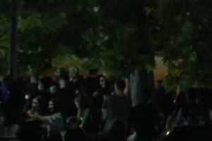 "Δυστυχως Χαλαρώνουμε": Ο Τσιόδρας ανησυχεί για τις πλατείες και τις πλαζ με την πολυκοσμία - εικόνα 2