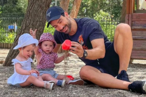 Χριστίνα Μπόμπα: Ποζάρει με μαύρο μπικίνι και τις δίδυμες στην κοιλιά - Η αδημοσίευτη φωτογραφία - εικόνα 14