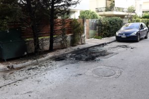 Επίθεση με μολότοφ στο σπίτι της προέδρου του Αρείου Πάγου: Τα πρώτα λόγια του αστυνομικού - Στην αντιτρομοκρατική η έρευνα