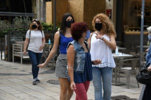 Κορονοϊός: Πόσοι μαθητές και εκπαιδευτικοί βρέθηκαν θετικοί από την έναρξη της σχολικής χρονιάς - εικόνα 2