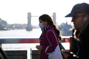 Βρετανία: Σχεδόν 4.000 νέα κρούσματα στη σκιά του lockdown - Πρόστιμο έως και 10.000 στερλινών για τους ανυπάκοους