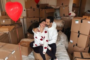 Χριστίνα Μπόμπα: Έβγαλε το μαγιό της και φωτογραφήθηκε γυμνή στη θάλασσα - Τα αρνητικά σχόλια και η απάντησή της