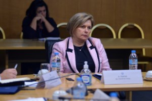 Πλεύρης: Έλεγχος σε 9 πολυεθνικές φαρμάκου, για το εάν έχουν τα αποθέματα που πρέπει - εικόνα 2