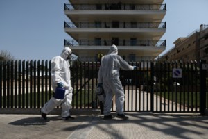 Τα νέα κρούσματα στον συνοικισμό στη Λάρισα, συμμετείχαν όλα σε κηδεία Ρομά που πέθανε από τον κορονοϊό - εικόνα 3