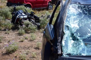 Θεσσαλονίκη: Αναποδογύρισε φορτηγό στον περιφερειακό - Εγκλωβίστηκε ο οδηγός [εικόνες, βίντεο] - εικόνα 2