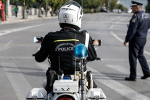 Lockdown με μποτιλιάρισμα: Γιατί έχουν πολλή κίνηση οι δρόμοι παρά την απαγόρευση κυκλοφορίας [Βίντεο] - εικόνα 2
