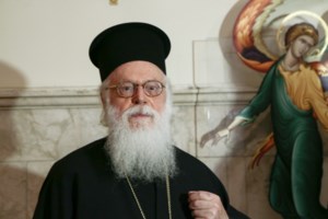 Κρίσιμες οι επόμενες ώρες για τον αρχιεπίσκοπο Αλβανίας Αναστάσιο: Διασωληνωμένος στη ΜΕΘ μετά το χειρουργείο