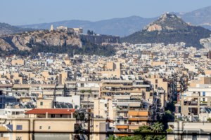 "Ώρα μηδέν" για το άνοιγμα των κλειστών ακινήτων: Με διπλό ΕΝΦΙΑ πιέζει η κυβέρνηση τις τράπεζες