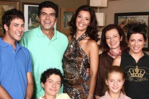 "Ευτυχισμένοι μαζί": Ο "Θανάσης Μαυροτσούκαλος" μεγάλωσε - Η τρυφερή φωτό με τη σύζυγο και το μωρό του