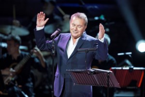 Μητσιάς για Μίκη Θεοδωράκη: Είναι σαν να έφυγε μια κολώνα του Παρθενώνα