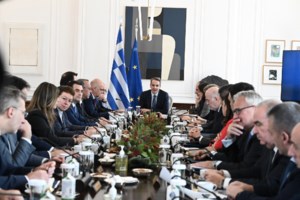 Δημοσκόπηση Prorata: Πρώτη η ΝΔ με 17 μονάδες διαφορά ενόψει ευρωεκλογών, κοντά σε μονοψήφιο ο ΣΥΡΙΖΑ - Ναι στα ιδιωτικά πανεπιστήμια