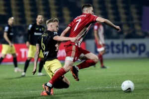 Μαρσέιγ - Ολυμπιακός: Με δύο πέναλτι έχασαν οι Πειραιώτες στο "Βελοντρόμ" - Τρομερά παράπονα για τη διατησία του Ισπανού Μανθάνο