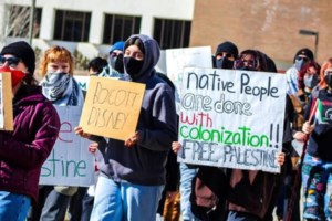 "Βράζουν" τα πανεπιστήμια των ΗΠΑ - 200 συλλήψεις μέσα σε 24 ώρες, συνεχίζονται οι καταλήψεις [βίντεο]