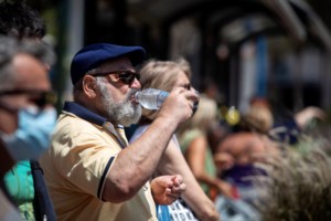 Επέλαση του καύσωνα - Ζερεφός: Με ξηρασία απειλείται το 40% της χώρας - Πού θα "χτυπήσει" σήμερα 42 βαθμούς - εικόνα 2