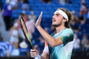 "Ζωντανός" ο Τσιτσιπάς: Μεγάλη ανατροπή και πρόκριση στους "8" του Australian Open