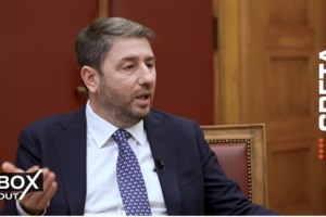 Ανδρουλάκης: Το ΠΑΣΟΚ καταψηφίζει το νομοσχέδιο για τα μη κρατικά ΑΕΙ - Πρωθυπουργός εικονικής πραγματικότητας ο Μητσοτάκης