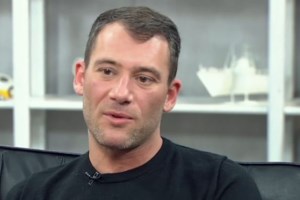 Αντίνοος Αλμπάνης: Έξαλλος που το Instagram κατέβασε τη φωτογραφία του - "Καλώς ήρθατε στο Ιράκ" - εικόνα 2