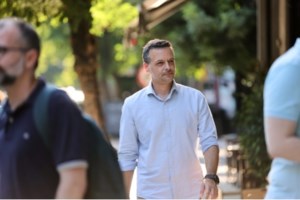 Πώς θα γίνουν οι αυτοδιοικητικές εκλογές του Οκτωβρίου - Όλες οι αλλαγές σε συνδυασμούς, υποψήφιους και θητείες