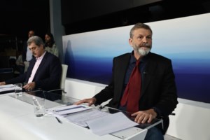 Debate ΣΥΡΙΖΑ: Τα μπέρδεψε ο Γκλέτσος με τις ανεμογεννήτριες- "Βγάζουν μηδέν ρεύμα, δεν έχουν μπαταρίες"- Τον διόρθωσε "συντροφικά" ο Πολάκης