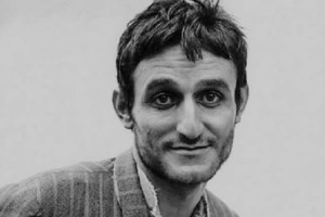 Δικαίωση για τον Στάθη Ψάλτη: Τα οστά του μεταφέρθηκαν στο Μαυσωλείο των Ηθοποιών στο Α' Νεκροταφείο [Εικόνες]