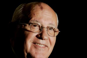 Τα θερμά συγχαρητήρια Δένδια στον νέο ΥΠΕΞ της Βρετανίας: Προσβλέπουμε στην περαιτέρω εμβάθυνση των σχέσεων