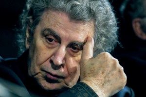 Μίκης Θεοδωράκης: Ένταση στη Μητρόπολη - Νεύρα και παράταση του λαϊκού προσκυνήματος [Εικόνες - Βίντεο] - εικόνα 10