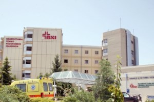 Αφόρητη πίεση στα νοσοκομεία: 60 διασωληνωμένοι εκτός ΜΕΘ - Οι μισοί περιμένουν από δύο έως δέκα μέρες