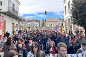 Η Εριέττα Κούρκουλου στην διαμαρτυρία για τα Τέμπη: "Εκεί κατάλαβα ότι φταίμε όλοι, είδα ανθρώπους χαμένους, άλλοι έβγαζαν selfies" - εικόνα 2