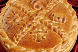 Συνταγή για απίθανο χριστουγεννιάτικο κέικ - Αρωματικό και αφράτο, με κομμάτια φρούτων