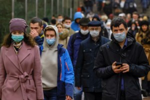 Μόσιαλος: Ετήσιες δόσεις κατά του κορονοϊού το πιθανότερο σενάριο - Σίγουρα θα υπάρχουν νέες μεταλλάξεις - εικόνα 2