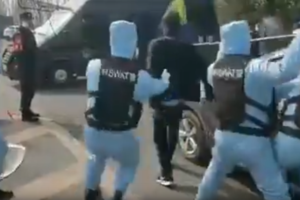 Κορονοϊός: Η τραγωδία του να βρεθείς θετικός στην Κίνα, γιατί ξέσπασαν διαδηλώσεις- Τι είναι η πολιτική "μηδενικού Covid" - εικόνα 2