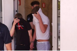 Πειραιάς: Σοκάρει η κατάθεση της 14χρονης - "Μου είχαν πιάσει τα χέρια, εγώ αντιστεκόμουν κι αυτοί γελούσαν" [βίντεο] - εικόνα 5