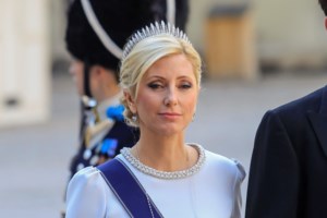 Τα γενέθλια της Μαρί Σαντάλ: Το Gucci φόρεμα, τα πολυτελή εστιατόρια και οι δύο τούρτες