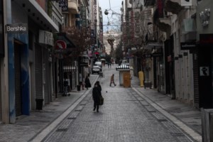 Στο τραπέζι η υποχρεωτική χρήση διπλής μάσκας - Τι δήλωσαν Γκίκας και Παυλάκης - "Δεν φτάνουν 2,5 εβδομάδες lockdown"