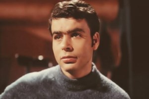 Κηδεία Γιάννη Πουλόπουλου: Σε κλίμα οδύνης το τελευταίο αντίο στον μεγάλο ερμηνευτή [Εικόνες] - εικόνα 12