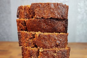 Νηστίσιμο κέικ με χουρμάδες και αμύγδαλα - Αφράτο και μαλακό, χωρίς ζάχαρη - εικόνα 2