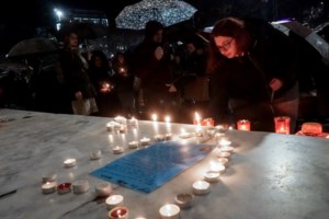 Τέμπη: Το μεσημέρι σταματούν οι έρευνες στο σημείο της τραγωδίας - Οι 57 νεκροί και η σύγχυση με τους 56 αγνοούμενους - εικόνα 3