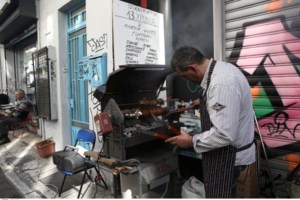 Η παραδοσιακή μαγειρίτσα από την Αργυρώ Μπαρμπαρίγου και οι παραλλαγές της - εικόνα 4