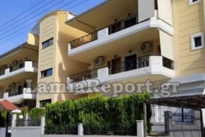 Καμένα Βούρλα: Αυτή είναι η οικιακή βοηθός - Ανοίγουν στόματα, "έκλεβε ηλικιωμένους" - Τα στοιχεία που την "καίνε" - εικόνα 4