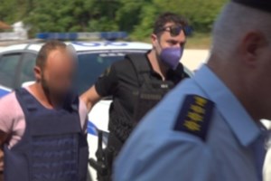 Άρτα: "Μύριζε αλκοόλ, έβγαλε το όπλο κι άρχισε να πυροβολεί" - "Αν δεν μου έβριζε τον πατέρα δε θα γινόταν τίποτα", λέει ο 29χρονος - εικόνα 2