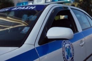 Ιδιοκτήτης καταστήματος ακινητοποίησε διαρρήκτη που μπήκε από τον φωταγωγό