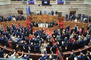 Μαρινάκης: Αυτονόητη η κομματική πειθαρχία για το μεταναστευτικό...πλην Σαμαρά