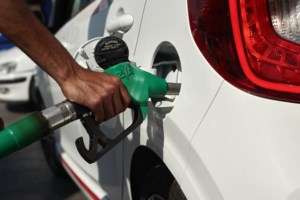 Fuel Pass: Περισσότεροι οι δικαιούχοι, μεγαλύτερη η επιδότηση στα καύσιμα - Στα μέσα της εβδομάδας οι ανακοινώσεις