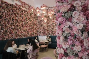 Κορονοϊός: Αυξήθηκε κατά 28% το επιδημιολογικό φορτίο - Μόνο με μάσκες στις παρελάσεις - εικόνα 2