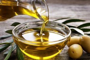 Σοκ με το ελαιόλαδο: "Έπιασε" τα 17 ευρώ το λίτρο στα ράφια των σούπερ μάρκετ - Αύξηση 70% στην τιμή χονδρικής