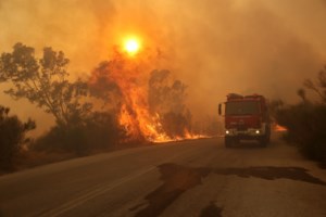 Φωτιά στην Πεντέλη: Εκκενώθηκε το Εθνικό Αστεροσκοπείο Αθηνών - Πότε πέφτουν οι άνεμοι - εικόνα 3