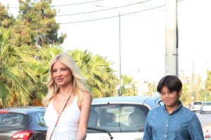 Δημήτρης Λιάγκας: Ο γιος του Γιώργου Λιάγκα μαγνητοσκοπεί τον πατέρα του να κολυμπά σε μαγική άγνωστη παραλία - εικόνα 2