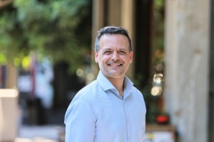 Καμία άδεια για τραπεζοκαθίσματα στη νέα Πανεπιστημίου - Ανακαλούνται και οι υφιστάμενες